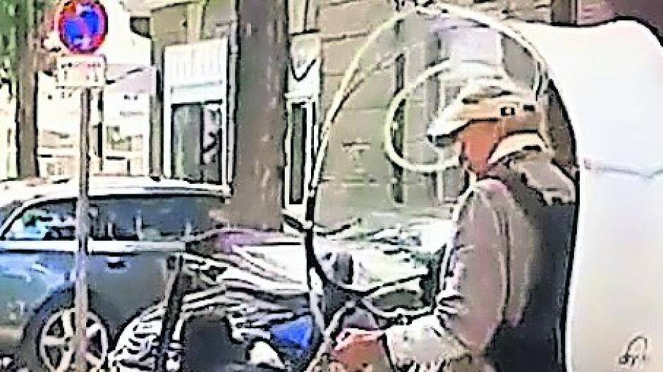  Der in Büderich beliebte Georg Belau ist verstorben. Ortsbildprägend fuhr er seit über einem Jahrzehnt mit Hunden durch die Stadt. 