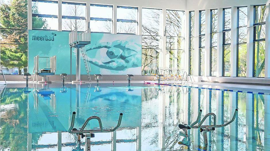 Hallenbad: Grundreinigung und Wartung