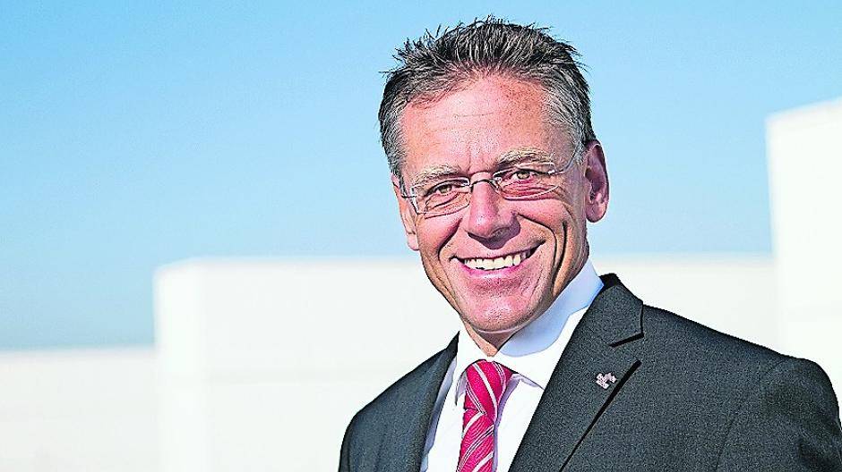  Landrat Hans-Jürgen Petrauschke freut sich über die Genehmigung. 