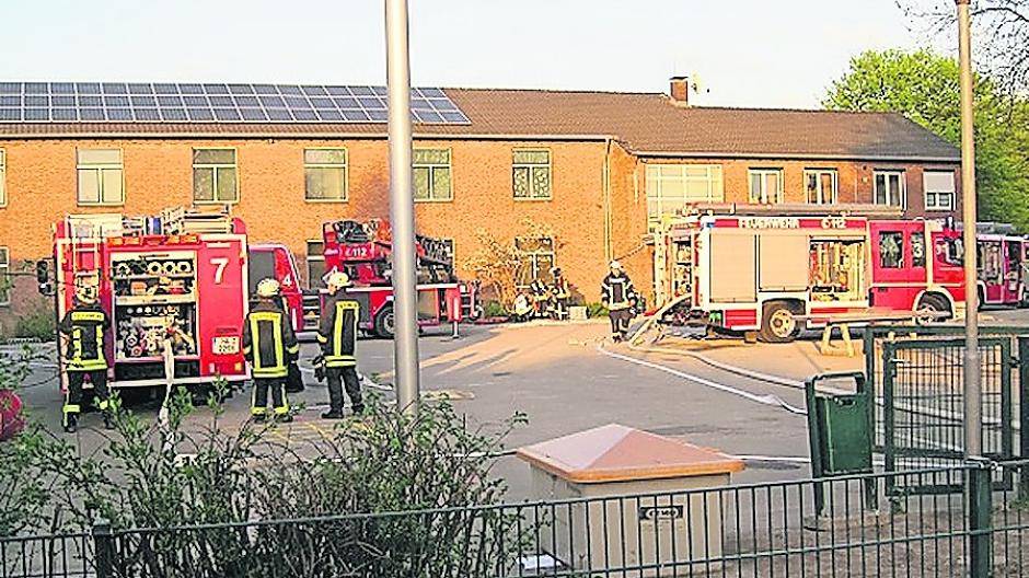  Der Löschzug Lank-Latum organisierte am vergangenen Montag eine große Übung mit mehreren Sonderfahrzeugen. 