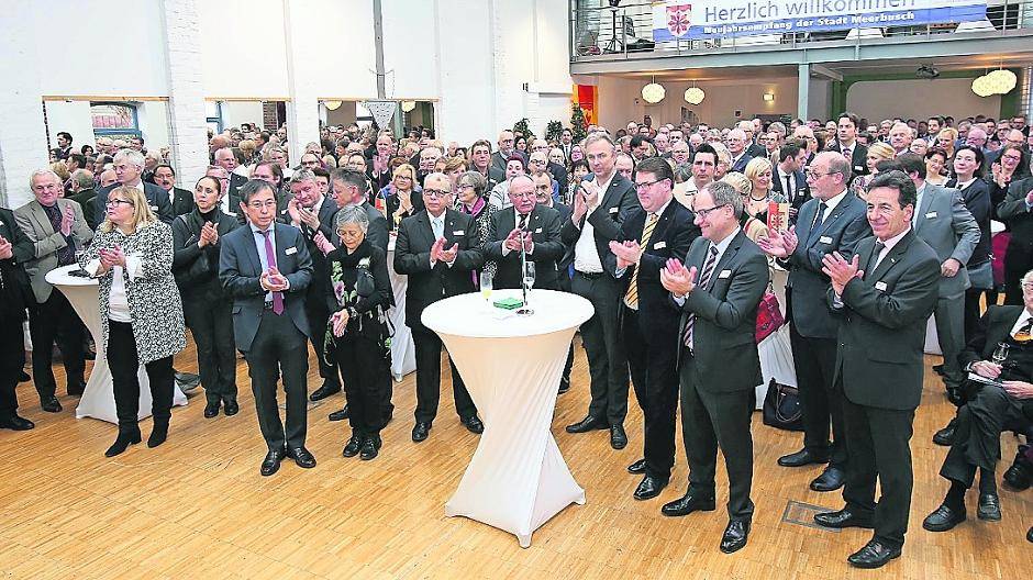  Wurden mit der Verdienstplakette der Stadt Meerbusch durch Bürgermeisterin Angelika Mielke-Westerlage ausgezeichnet: Heinz Ruyter, Pater Adalbert Dabrowski und Cord Wellhausen (von links). 