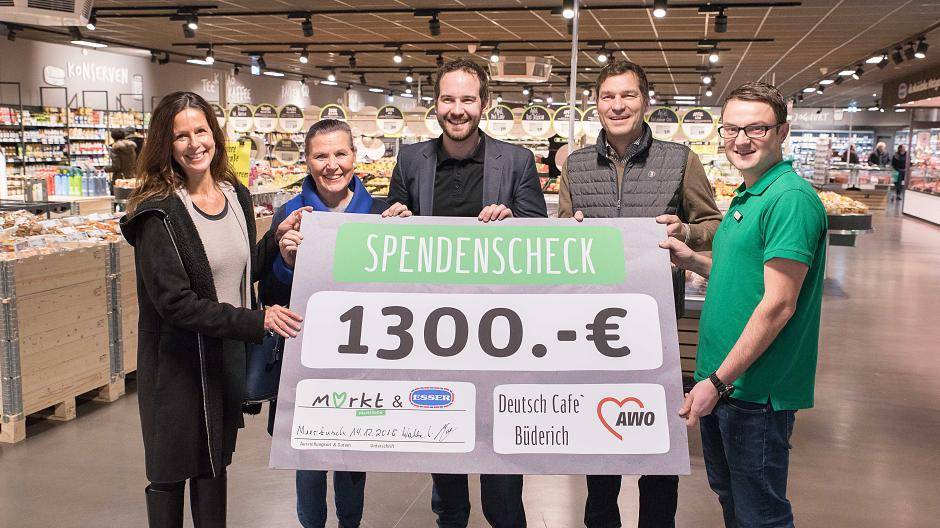 Bei der Übergabe im Marktliebe-Markt in Büderich freuten sich die Verantwortlichen der Soroptimistinnen um Britta Stolz (l.) und Renate Stratmann.