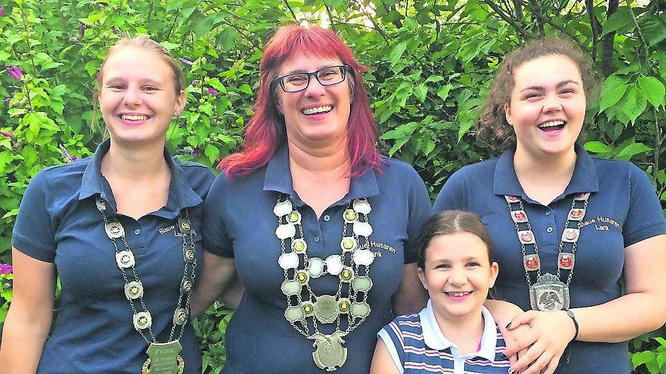  Freuen sich über ihre Leistungen bei derSt. Georgs-Bruderschaft Meerbusch (v.l.): Joy Hamm, Ina Hamm, Alina Sarwas und Joanna-Sophie Hering. 