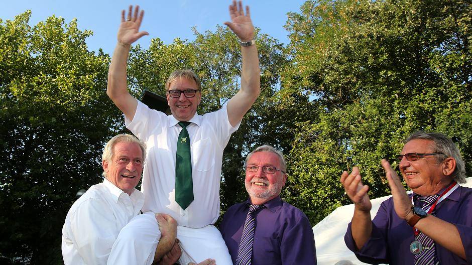  Karl-Wilhelm I. Steinfort vor drei Jahren bei seinem Vogelschuss. Gemeinsam mit seinen Freunden erlebte er eine wundervolle Regentschaft. 