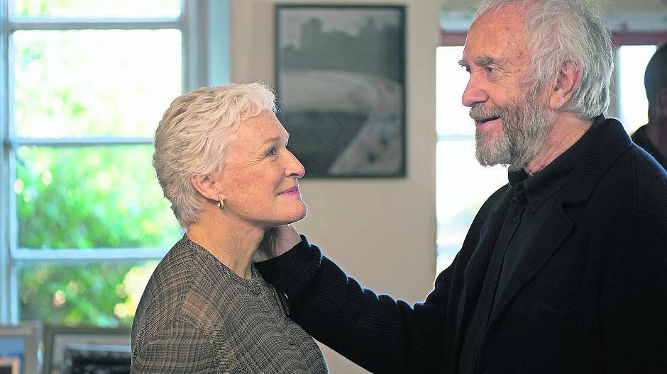  Joan (Glenn Close) und Joe Castleman (Jonathan Pryce) sind ein eingespieltes Team. 
