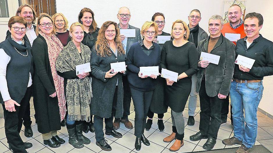 Der Verein Christkindlmarkt Mönchengladbach freute sich sehr, an die Vertreterinnen und Vertreter von neun Institutionen der Behindertenhilfe über 90 000 Euro übergeben zu können.