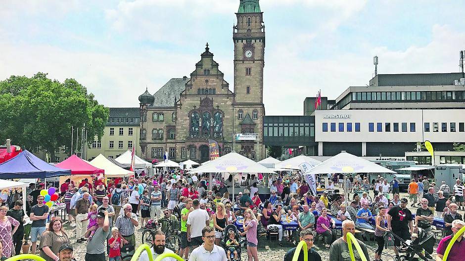 Am heutigen Sonntag dreht sich auf dem Rheydter Marktplatz alles um die 8. Grillmeisterschaft.