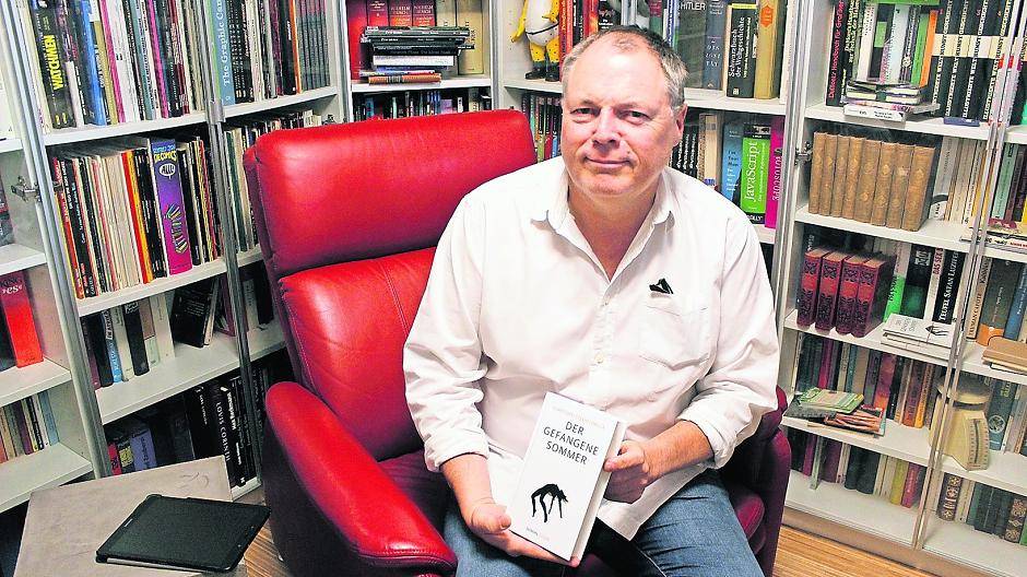  Zwei Jahre lang hat Christoph Steckelbruck an seinem ersten Roman „Der gefangene Sommer“ geschrieben. 