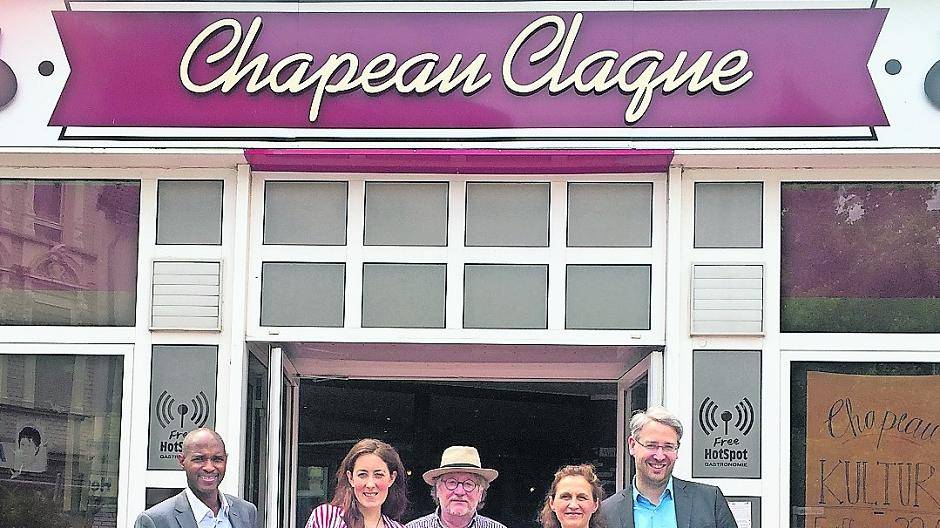  „Bei uns ist zum Schutz der Nachbarn grundsätzlich um 22 Uhr Schluss“: Alpha I. Balde (VKI), Rebecca Schmithüsen und Sinead Kleikamp (Kulturkram), Wolfgang Riehn (VKI), Katharina Hieber (Kulturkram und Quartiersmanagement), Anna Papoulias (SKM) und Markus Offermann (Quartiersmanagement, v.l.). 