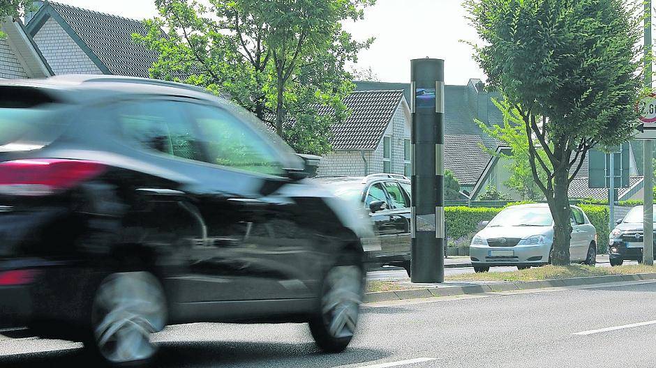  An der Kaldenkirchener Straße, zwischen Schürenweg und Schwogenstraße, überwacht eine neue Blitzanlage seit Wochenbeginn den Verkehr. 