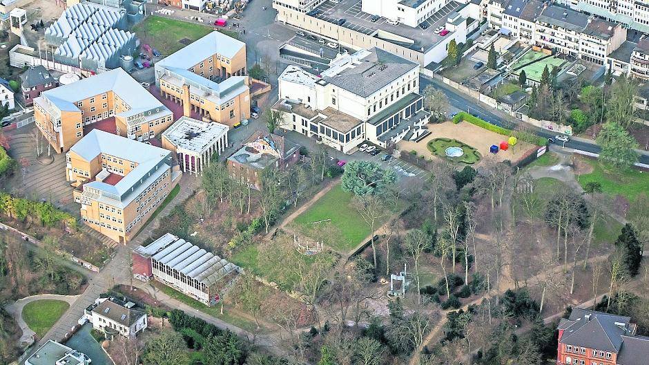 Die Politik muss sich mit der Thematik befassen, ob das Haus Erholung verkauft werden soll. Ziel ist es, am Abteiberg einen hochwertigen Hotel- und Tagungsstandort zu schaffen.