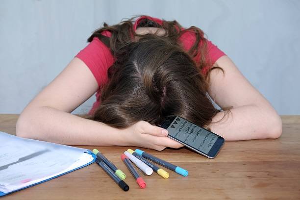  Böse Sprüche und Drohungen per whatsApp - von Schülerscherzen kann man da nicht mehr sprechen. 