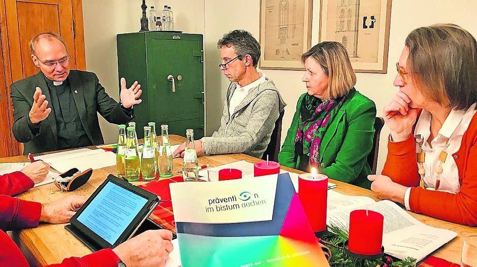  Stellten im Journalistengespräch das neue Schutzkonzept vor (v.l.): Pfarrer Marc Zimmermann, Gemeindereferent Peter Lentz, Claudia Riße (Präventionsfachkraft), Gabriele Hünemeyer (Vorsitzende GdG-Rat). 