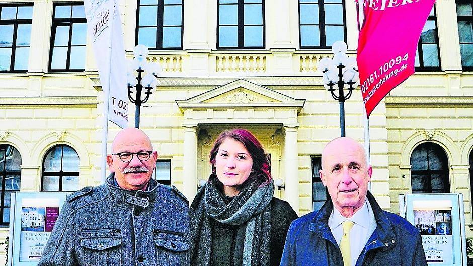  Jost Fünfstück, Laura Steeger und Robert Bückmann sind die Vertretungsberechtigten des Bürgerbegehrens „Kein Verkauf von Haus Erholung! —#Notforsale!“  