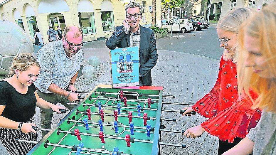 Kickern und ran an die Jobs!