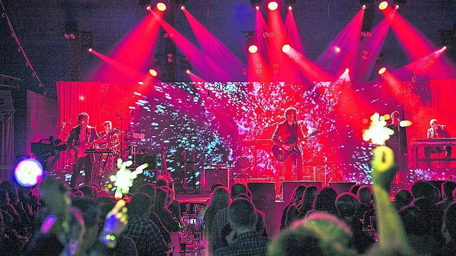 Auch in diesem Jahr lädt die Red Box am SparkassenPark wieder zur großen Party „Booster Silvester 2018“ ein.