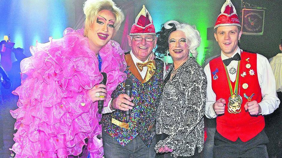 Es wird schräg bei der Show der Leck’re Jecken am 1. Dezember in der Krahnendonkhalle. Das versprechen (v.l.) Julie Voyage, Paul Breuer, Peter Breuer-Tervooren und Tobias Mesterom.