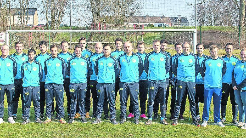 Germania Geistenbeck ist bereit für die Trainingseinheiten mit Hans Sarpei.