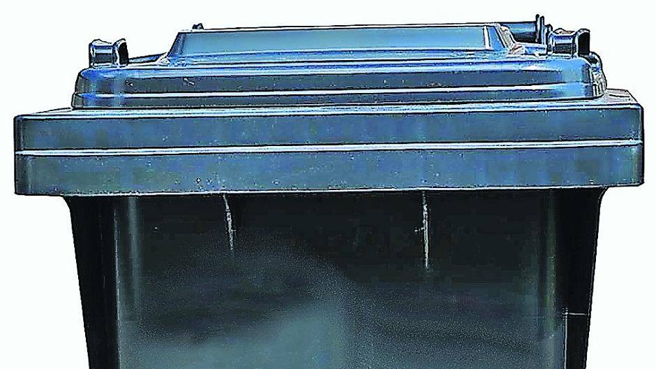 Tonnen mit Rollen - das war die Vorgabe der Berufsgenossenschaft.