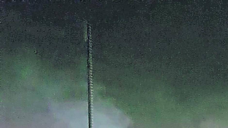  Thomas Platt ist sauer. Das Bild zeigt die Dämpfe aus dem Industriegebiet an der Süchtelner Straße, die um kurz nach fünf Uhr herüberwehen. 