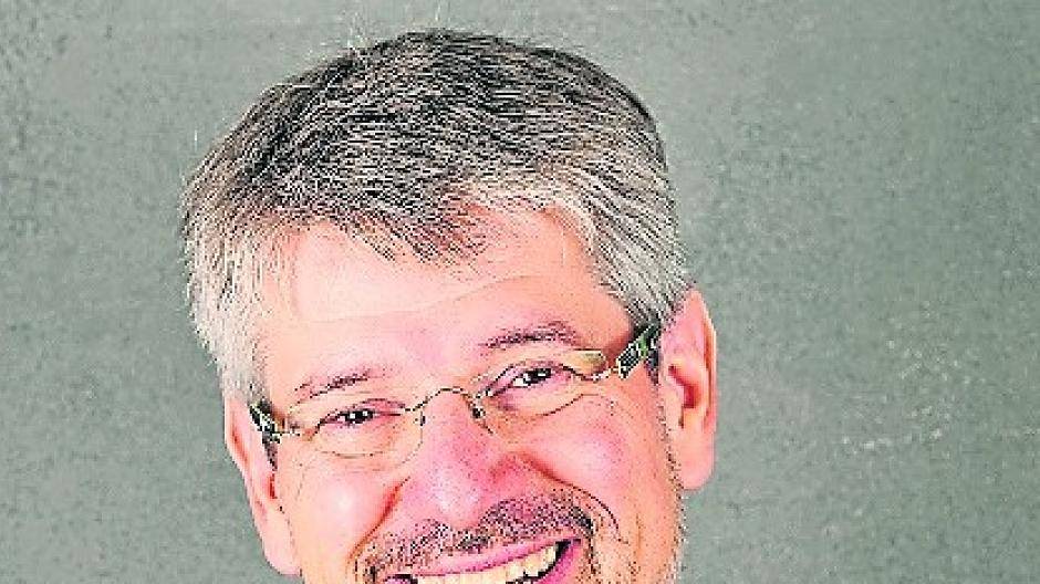  Dr. Ulrich Schückhaus bleibt bsi 2025 Vorsitzender der Geschäftsführung der EWMG. 