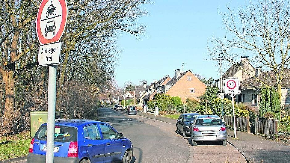 .Engelsmühlenweg: Anwohner können Raser und Schleichweg-Benutzer jetzt online melden.