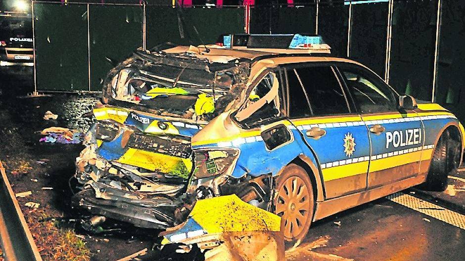 Im Rück Spiegel: Die Woche in Mönchengladbach Polizistin bei Unfall getötet