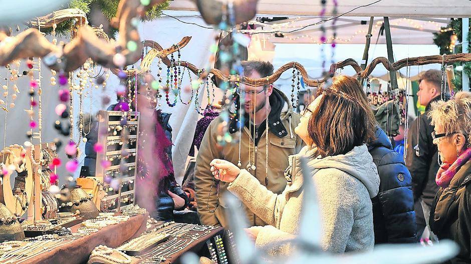  Die Alpakas von Almut Becker sind immer wieder eine große Attraktion — vor allem für die jungen Besucher. Foto: max 