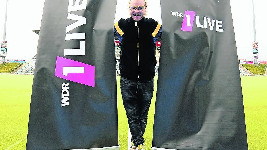 Moderiert die Open-Air-DJ-Show und spielt auf der 1 Live-Chartsparty die per Live-Voting ermittelten Lieblingssongs der Party People: 1 Live-Kult-DJ Jan-Christian Zeller.