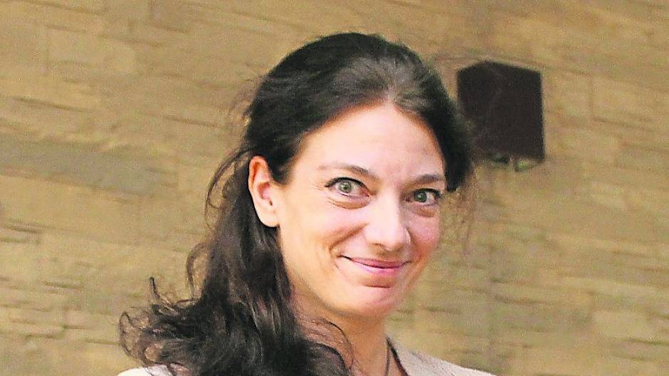 Hat rechtzeitig zum Weihnachtsgeschäft ihren ersten Roman veröffentlich: die Wekelnerin Claudia Meimberg.