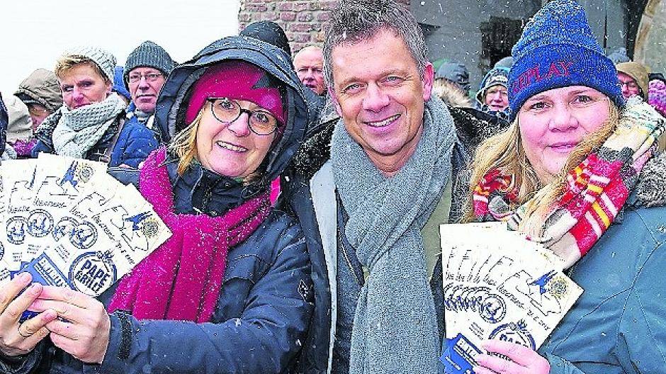  Schon vier Stunden vor dem offiziellen Vorverkaufsstart standen die ersten BAP-Fans vor der Tür von Christian Pape. Glücklich sein konnte, wer Tickets ergatterte. 