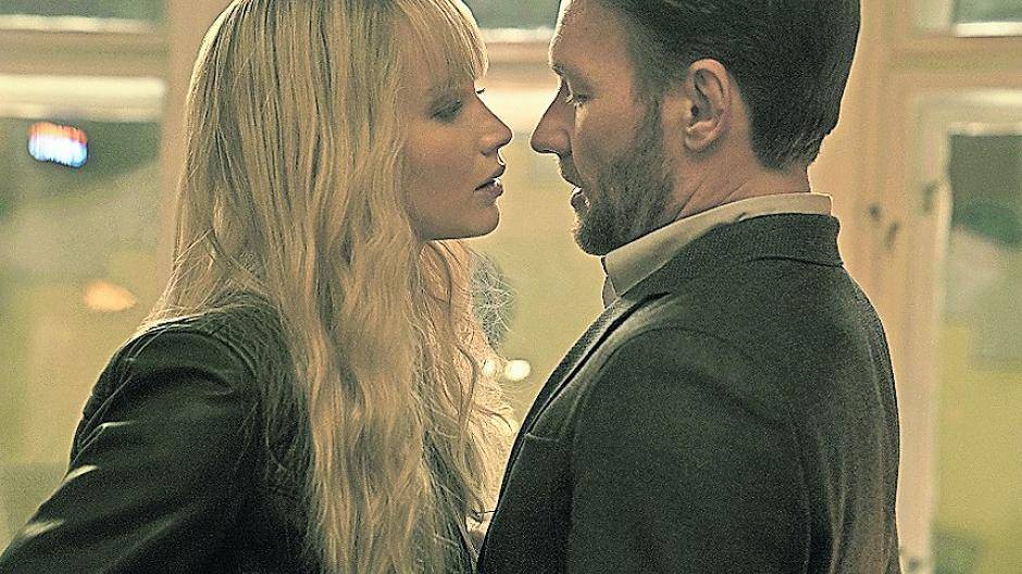 Jennifer Lawrence (Dominika Egorova) und Joel Edgerton (Nathaniel Nash) in „Red Sparrow“.