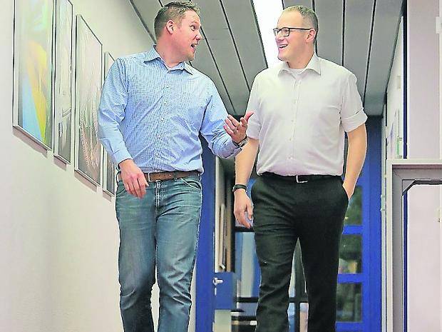  Ronny Siegel (rechts) und Andreas Vest bilden den neuen Vorsitz des Jugendamtselternbeirats. Ihr Ziel ist es, die Bedürfnisse der Eltern von Kita-Kindern für die Politik sichtbar zu machen. Damit dies gelingt, bedarf es ihrer Meinung nach allerdings einer stärkeren Mobilisierung der Elternschaft. 