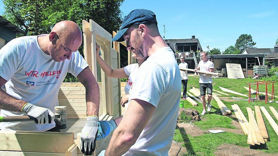  Auch in diesem Jahr wollen die ehrenamtlichen Mitarbeiter der Volksbank Mönchengladbach kräftig anpacken und freuen sich auf zahlreiche Bewerbungen von Vereinen und Initiativen.  