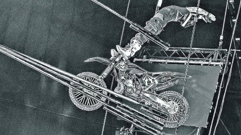 Die Flying Bikes sorgen für Nervenkitzel beim Publikum.