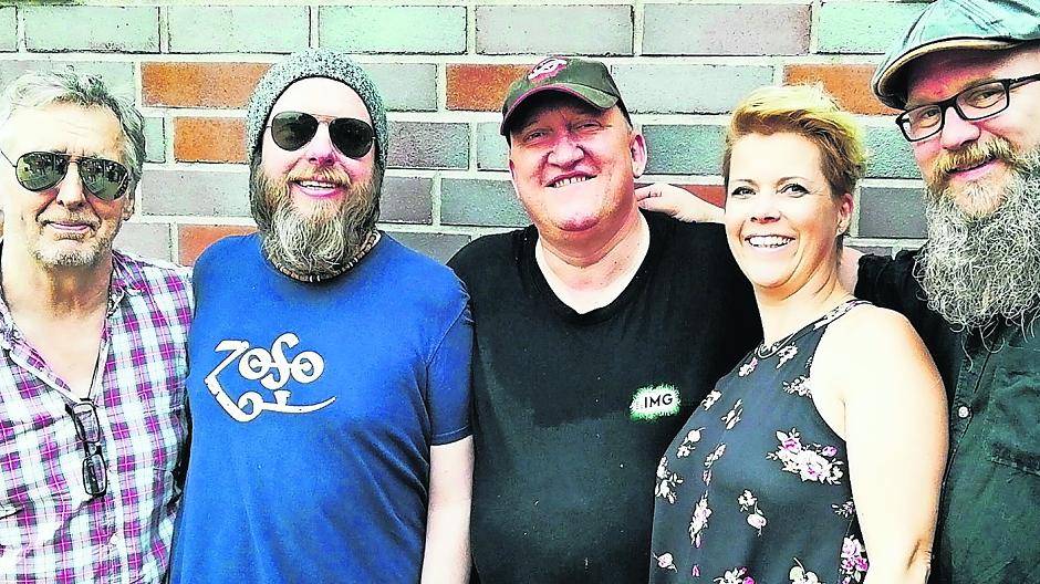 Charly T., „Paddy Boy“ Zimmermann, Jörg „Shaby“ Pelzer, Anke Beuth und Robert Collins (es fehlt Günther Asbeck).