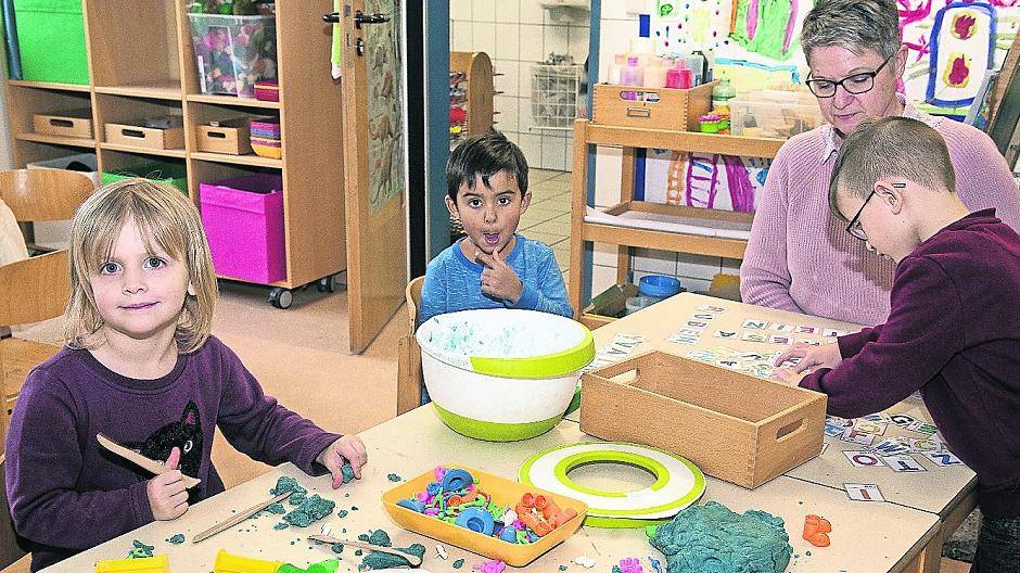  In der städtischen Kindertagesstätte Alperhof können die betreuten Kind unter pädagogischer Anleitung ihre Kreativität ausleben. So einen Kindergartenplatz wünschen sich alle Eltern für ihre Sprösslinge. 