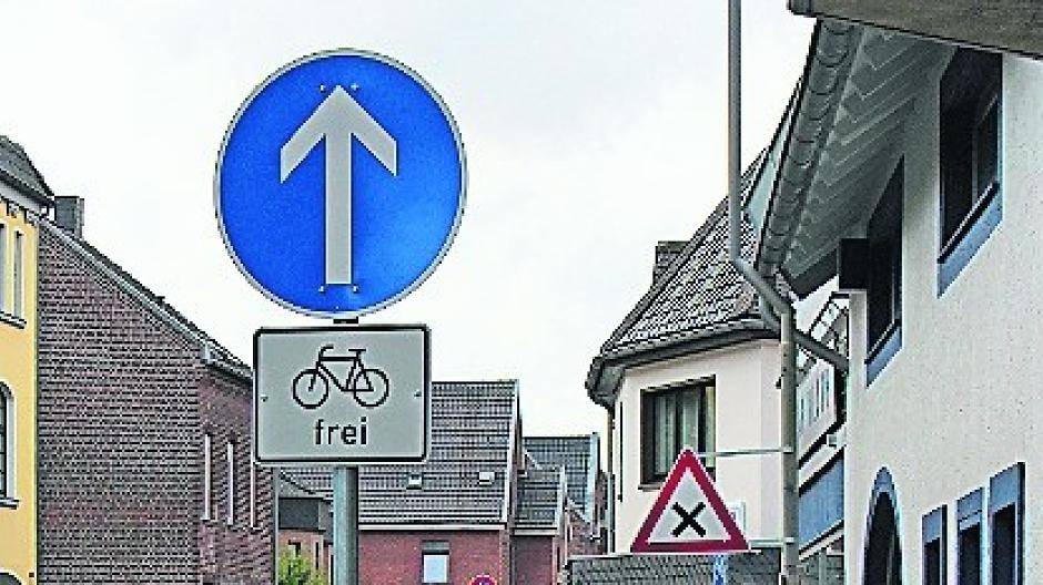  Hier geht’s nur noch geradeaus und es gilt „rechts vor links“. Foto: Schütz 