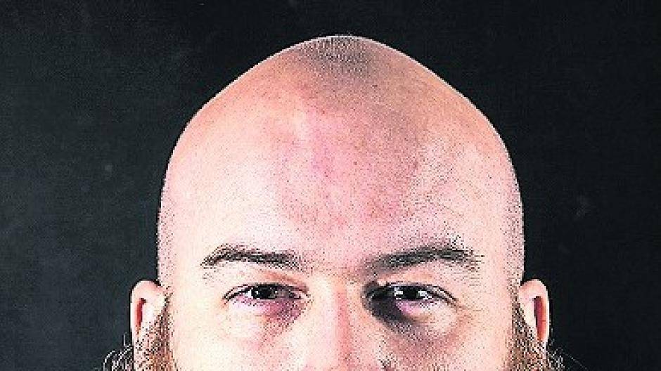 Johnny Armstrong — der Einzeiler-Schnellfeuer-Komiker.