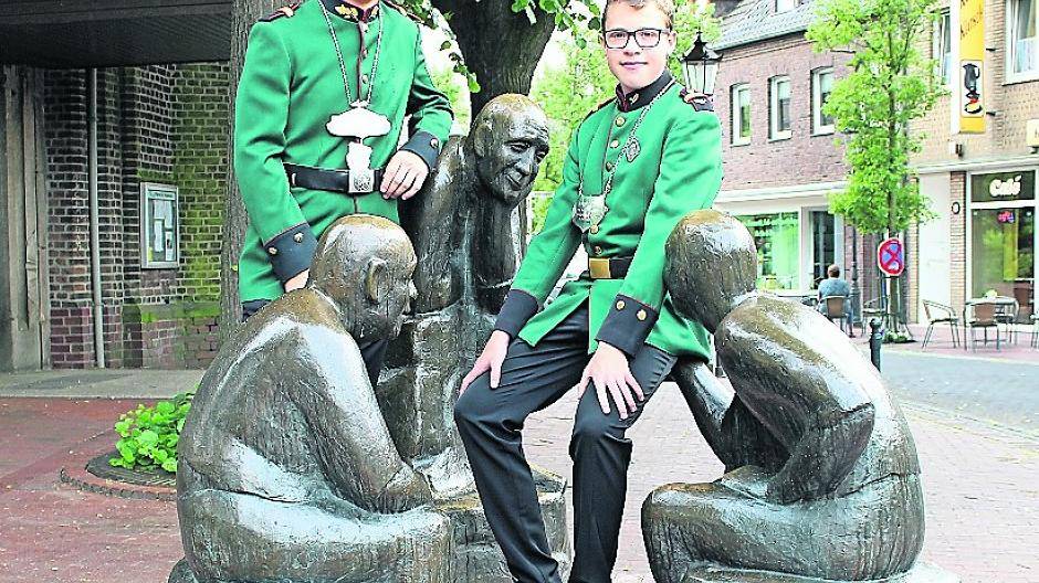 Jungschützenprinz Steffen Böttcher (links) und Schülerprinz Max Mertens.