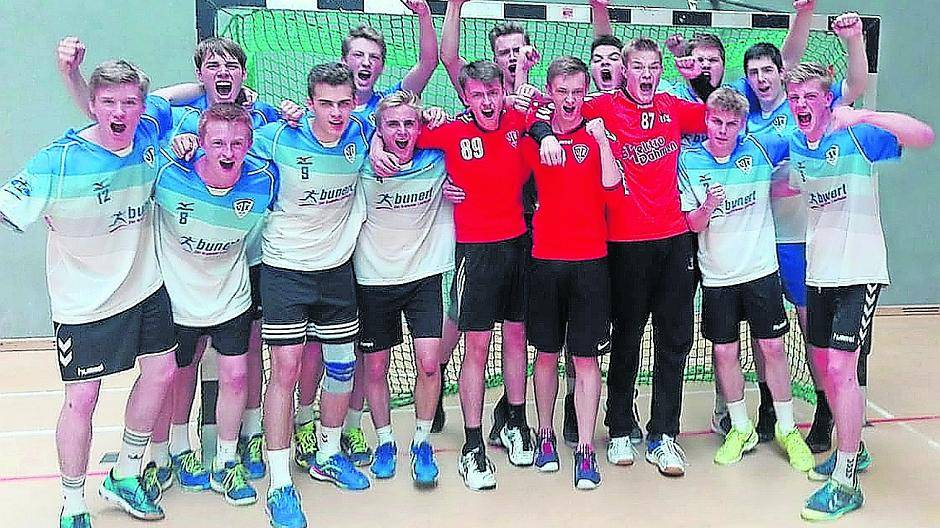 A-Jungs feiern den Aufstieg in Oberliga