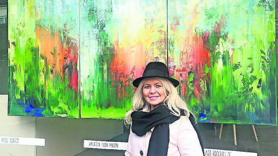  Elisabeth Krogull zeigt abstrakte Landschaften. 