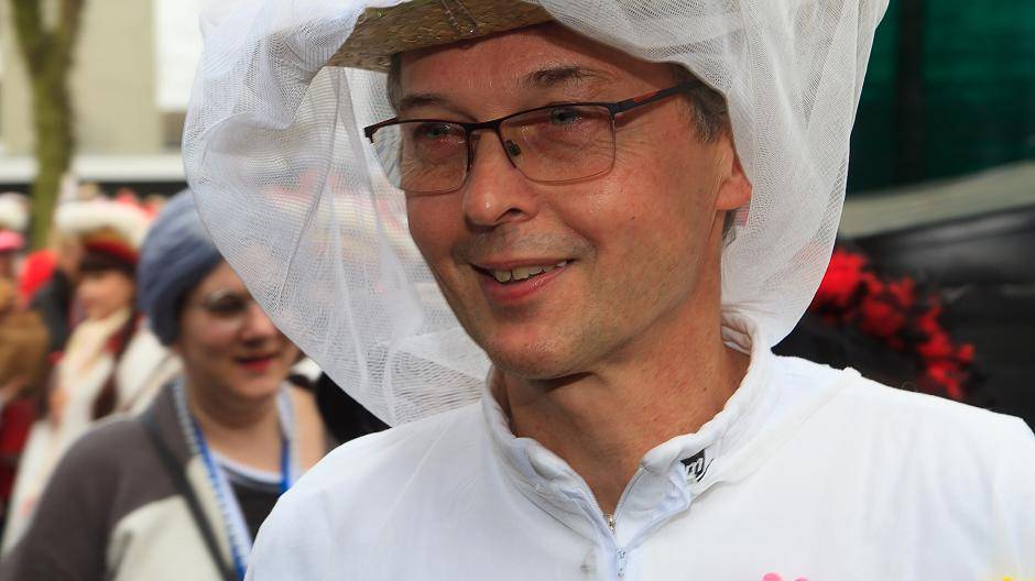 Auch Neukirchen-Vluyns Imker äh.... Bürgermeister Harald Lenßen hatte keine Chance...