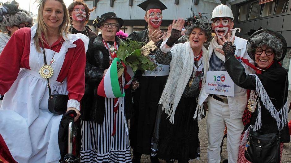 Närrische Entmachtung der Kamp-Lintforter Stadtspitze - Bürgermeister Prof. Dr....