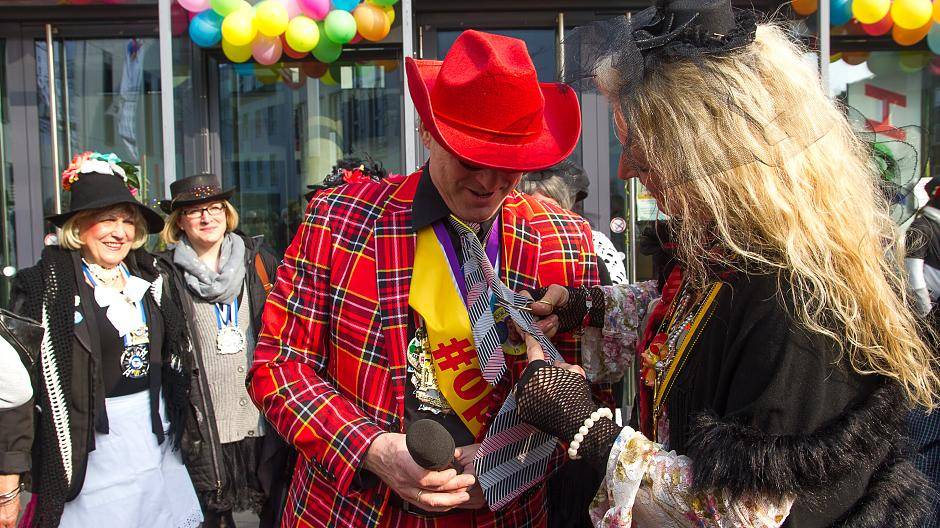 Zunächst kam jedoch der Schlips...