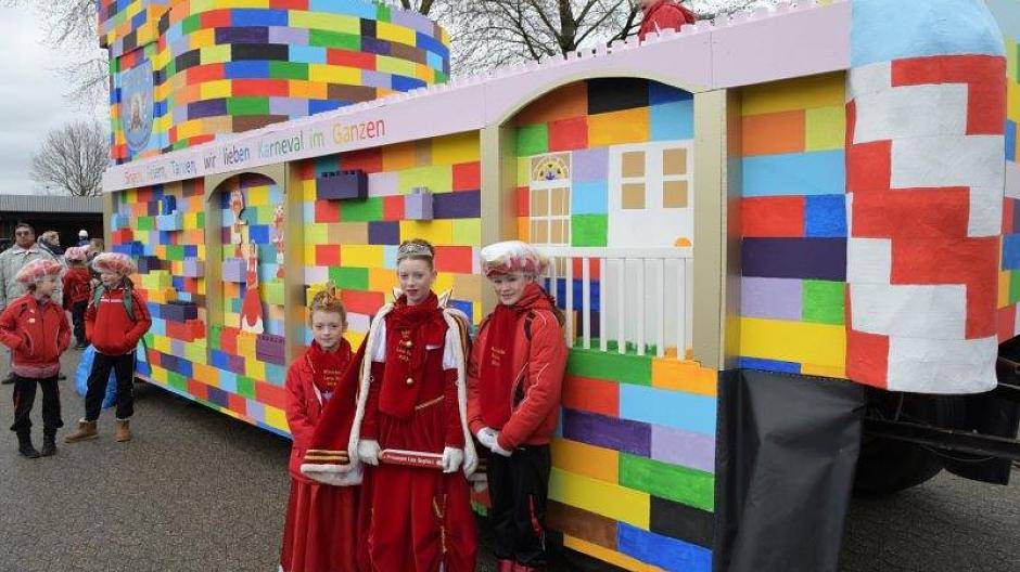 Gute Laune und bunte Kostüme