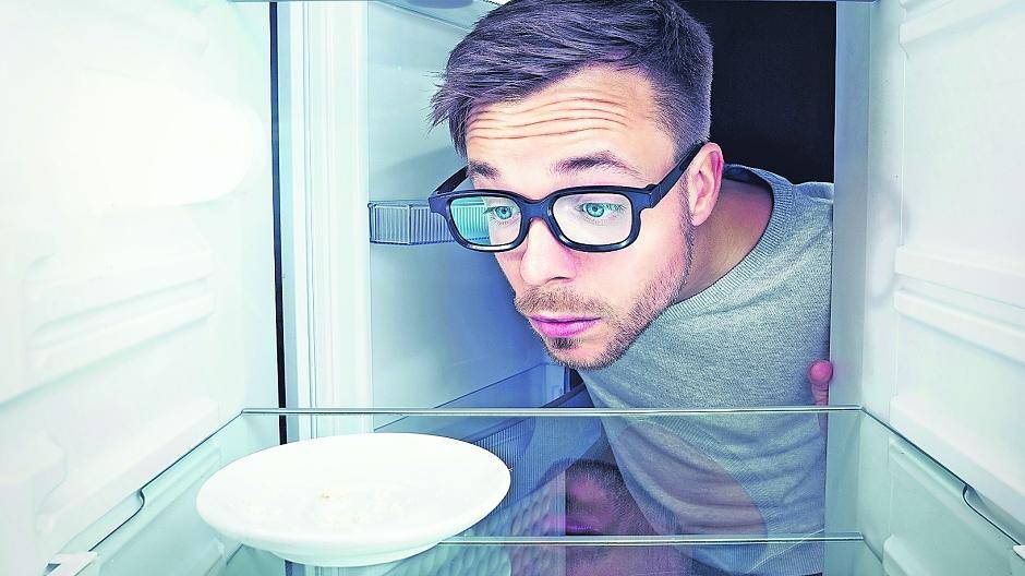 Gähnende Leere im Kühlschrank — so fällt der Verzicht auf Essen vielleicht ein bisschen leichter. Aber wer fasten will, kann das auch auf andere Art und Weise tun. Foto: fotolia
