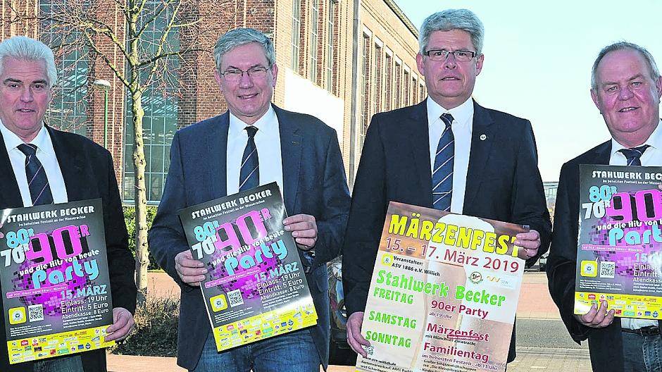  Hoffen auf viele Besucher auch am Freitag (90er Party) und Sonntag (Familientag): Siegfried Gaubitz, Hans-Joachim Donath und Joachim Kothen vom ASV-Vorstand und der amtierende Schützenkönig Wolfgang Dille. 