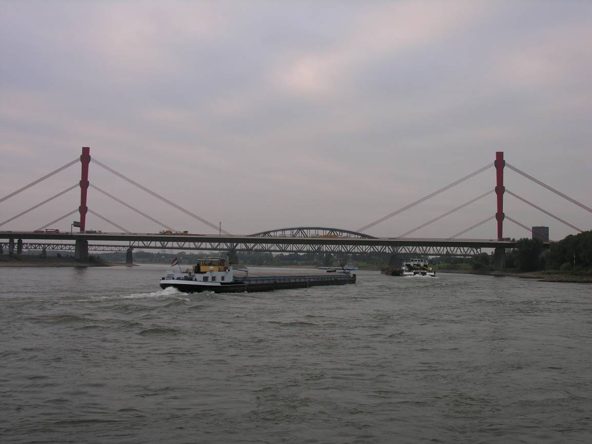 Bis Juli 2019 werden Wartungsarbeiten an der A42 Autobahnbrücke zwischen DU-Baerl und DU-Beeckerwerth durchgeführt. Die A42 Auffahrt in Baerl (unmittelbar an der Brücke) in Fahrtrichtung Dortmund ist daher für rund drei Monate gesperrt.
