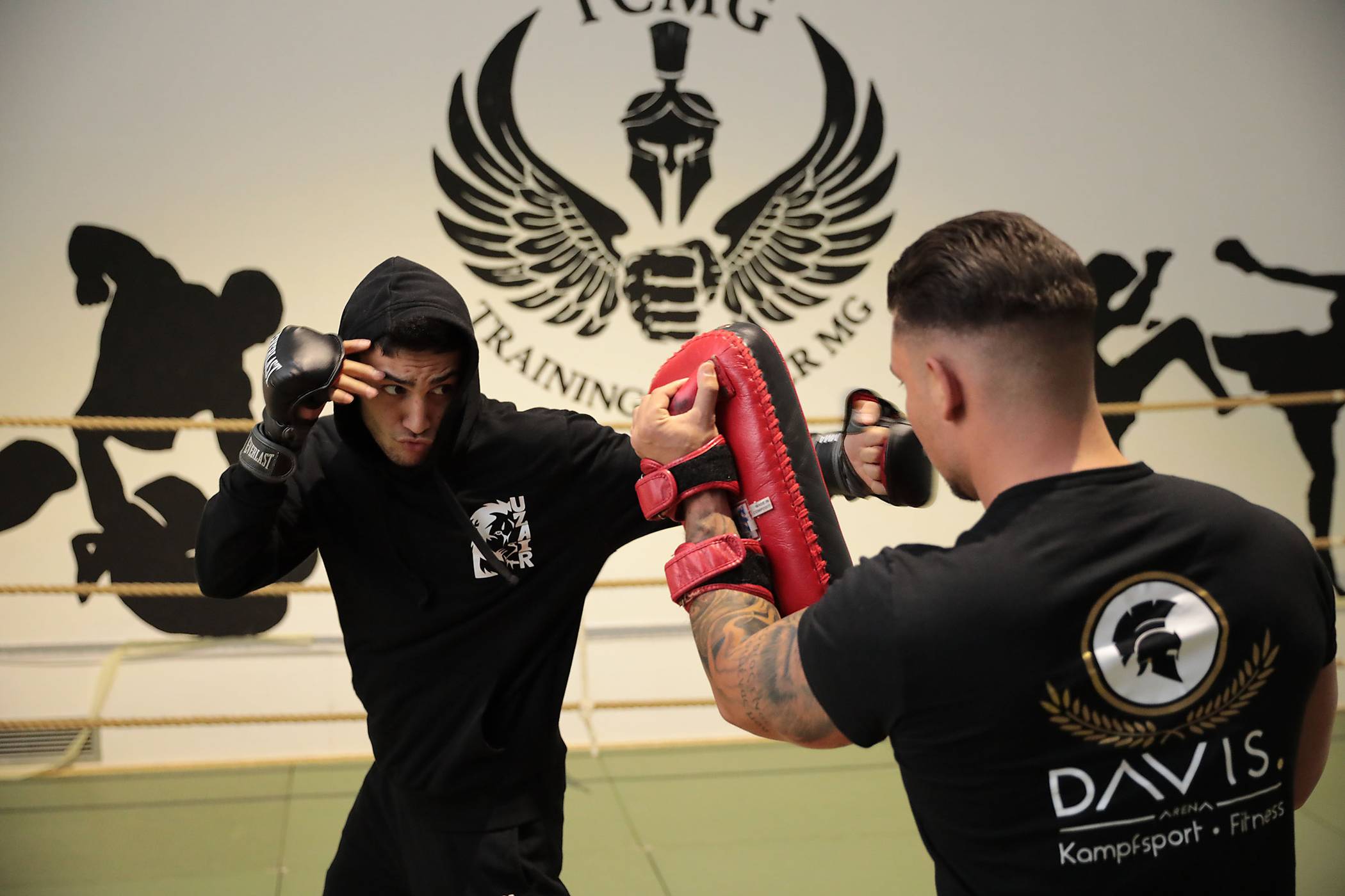 Uzair Ansari aus Mönchengladbach strebt eine MMA-Karriere an.